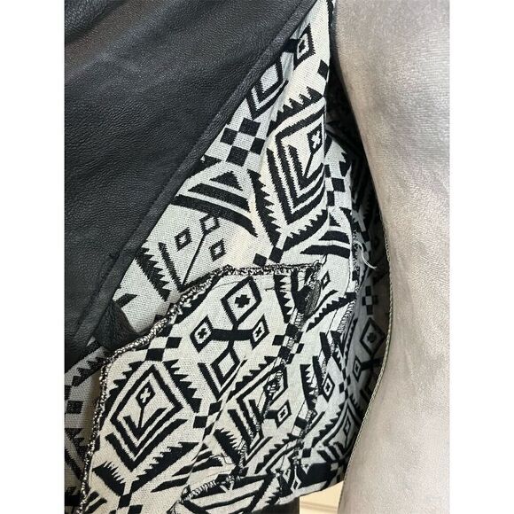 Blu Pepper Women's L Tribal Print FAUX Leather Moto Jacket Gothic Grunge Western - Picture 8 of 14